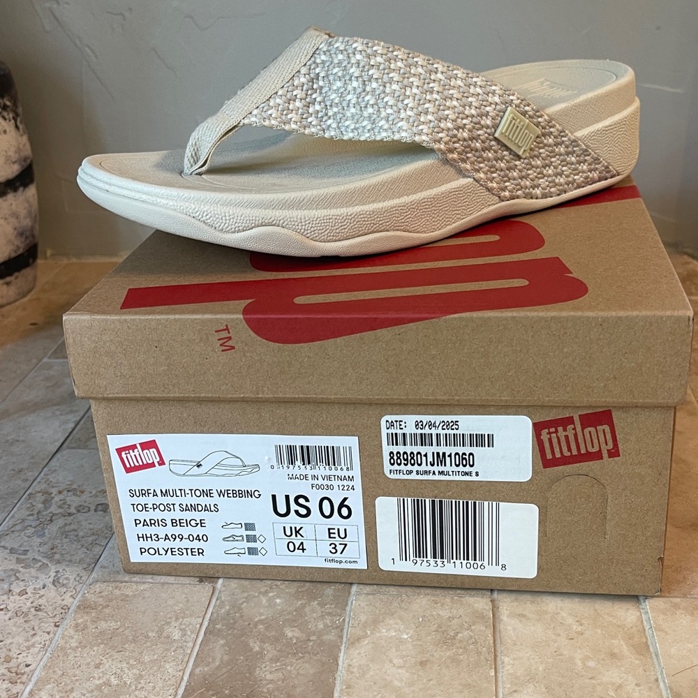 NWT- FitFlop Paris Beige Multi-Tone Sandals | US 6